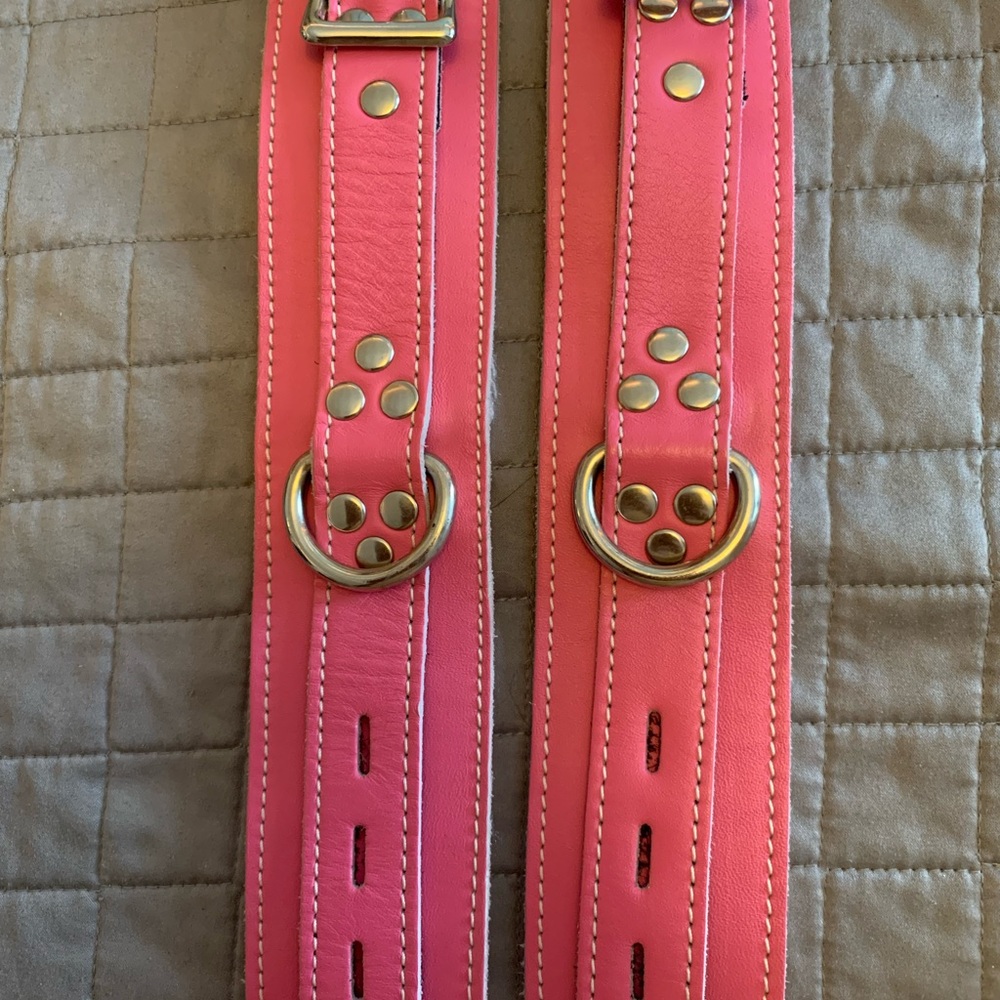Pink leather furry handcuffs. - Picture 3 of 6